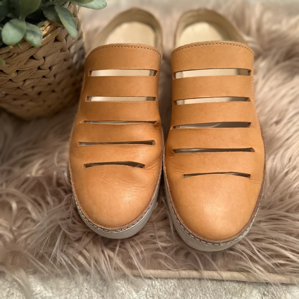 Leather mules